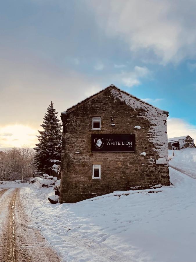 The White Lion Inn Buckden  Exterior photo