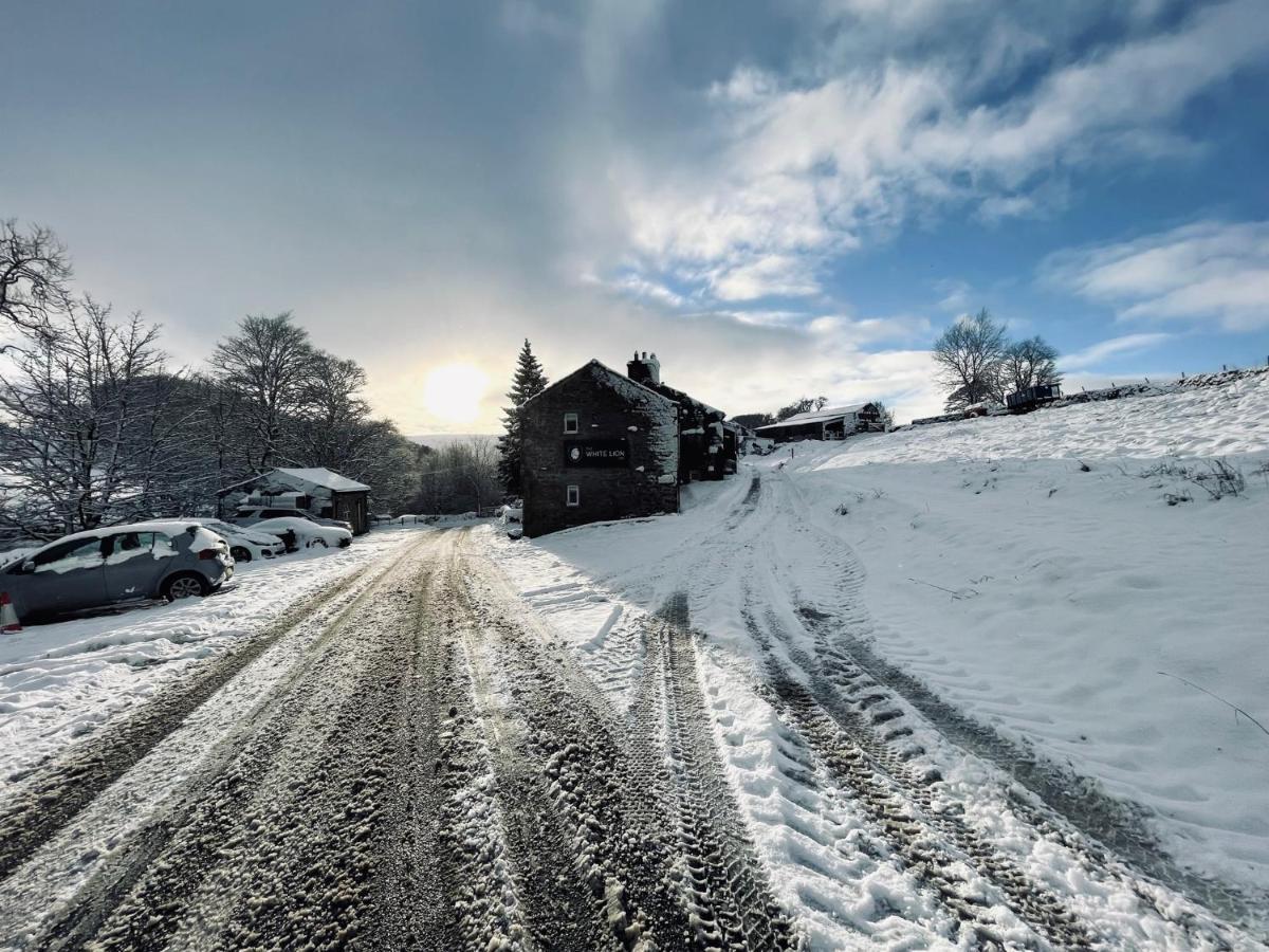 The White Lion Inn Buckden  Exterior photo