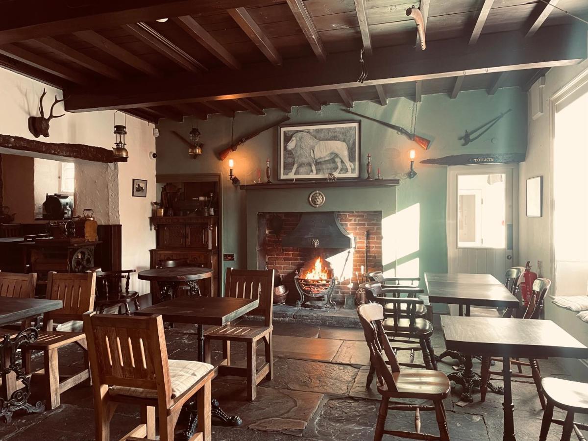 The White Lion Inn Buckden  Exterior photo